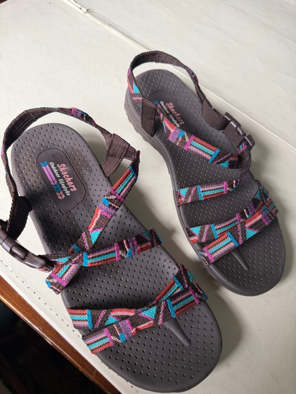 Reggae Native Sketchers sandals